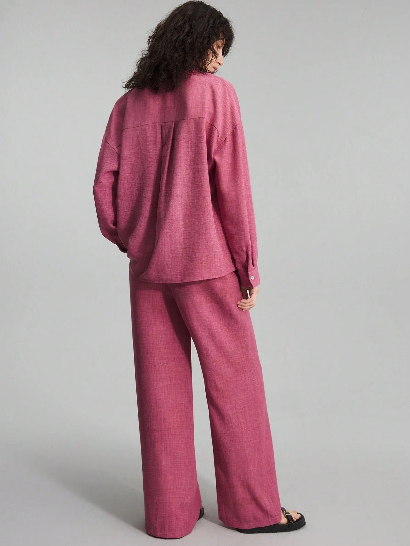 Elegant Women’s Hot Pink Set – Versatile Long Sleeve Top & Pants bunu da