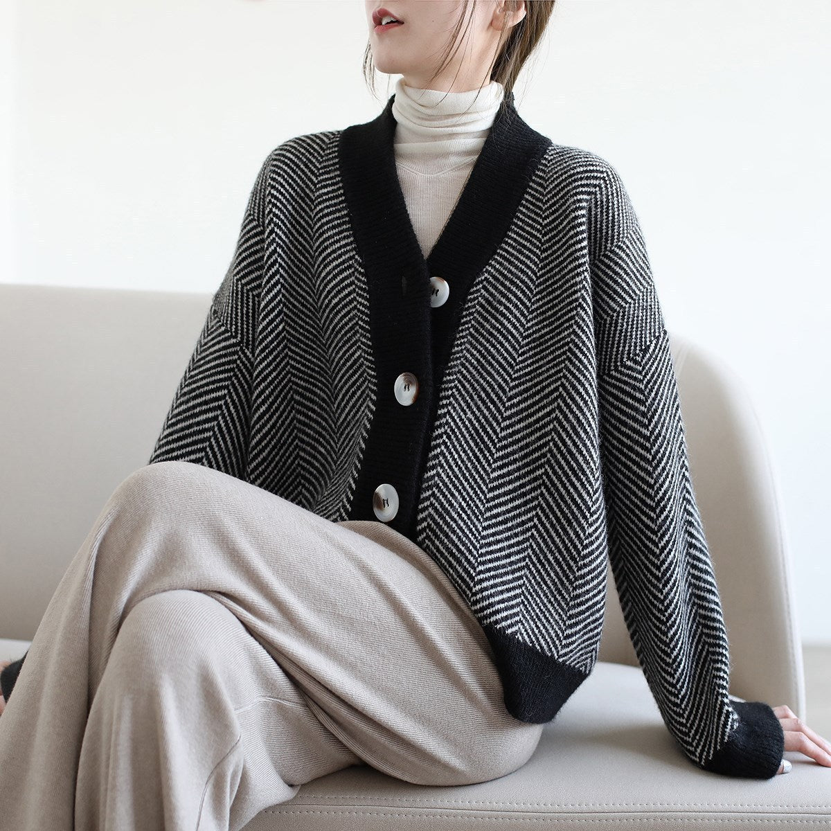 V-neck Retro Knitted Cardigan Women's Loose Jacket Thick Thick Line Outer Wear Sweater