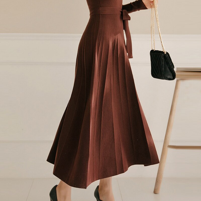 Medium length sweater bottomed skirt