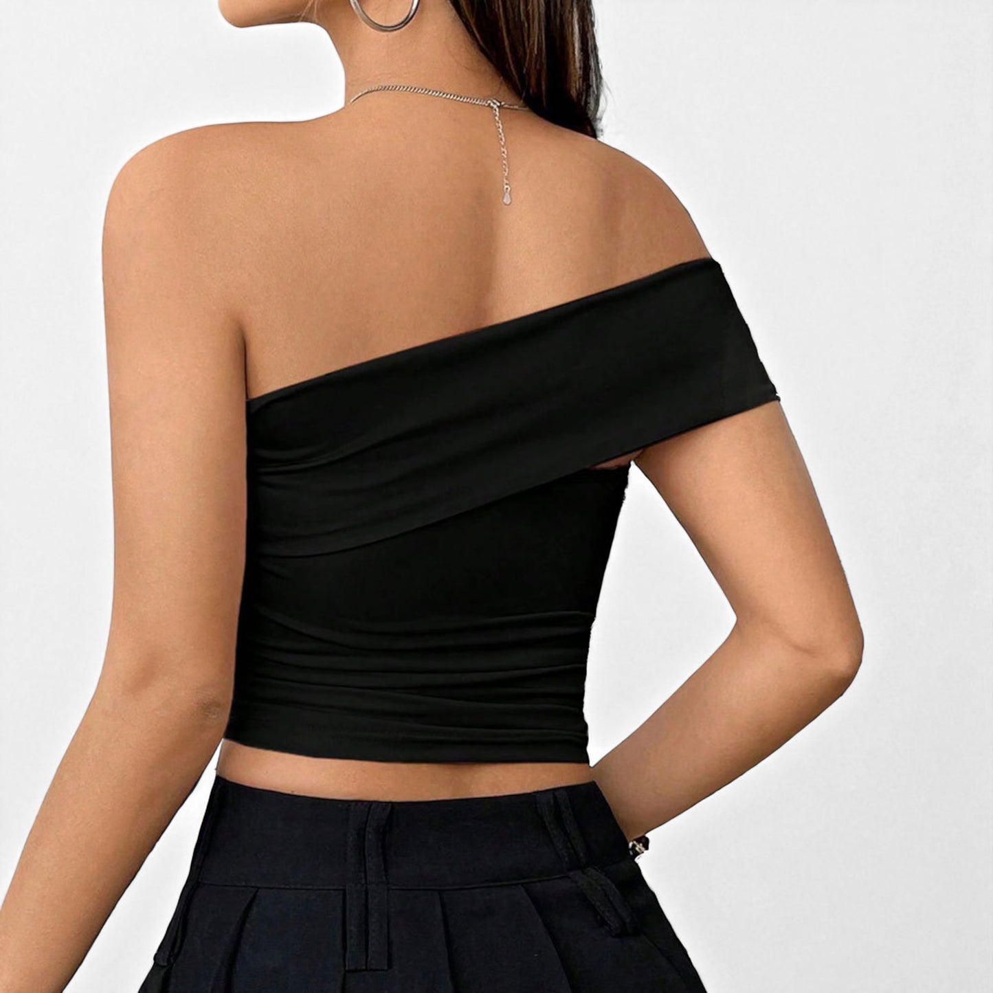Elegant Black Women’s Slim Fit Crop Top – Sleeveless Pullover