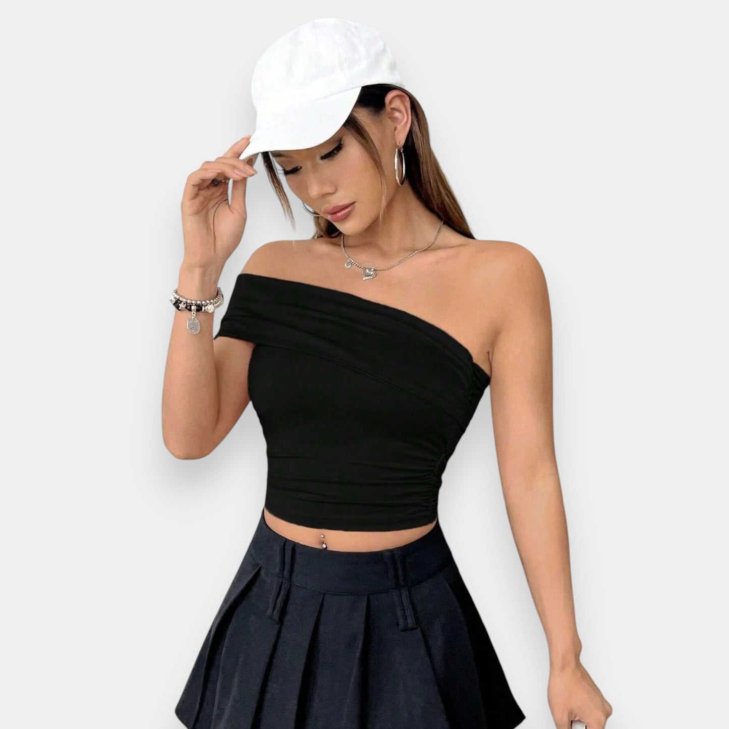 Elegant Black Women’s Slim Fit Crop Top – Sleeveless Pullover