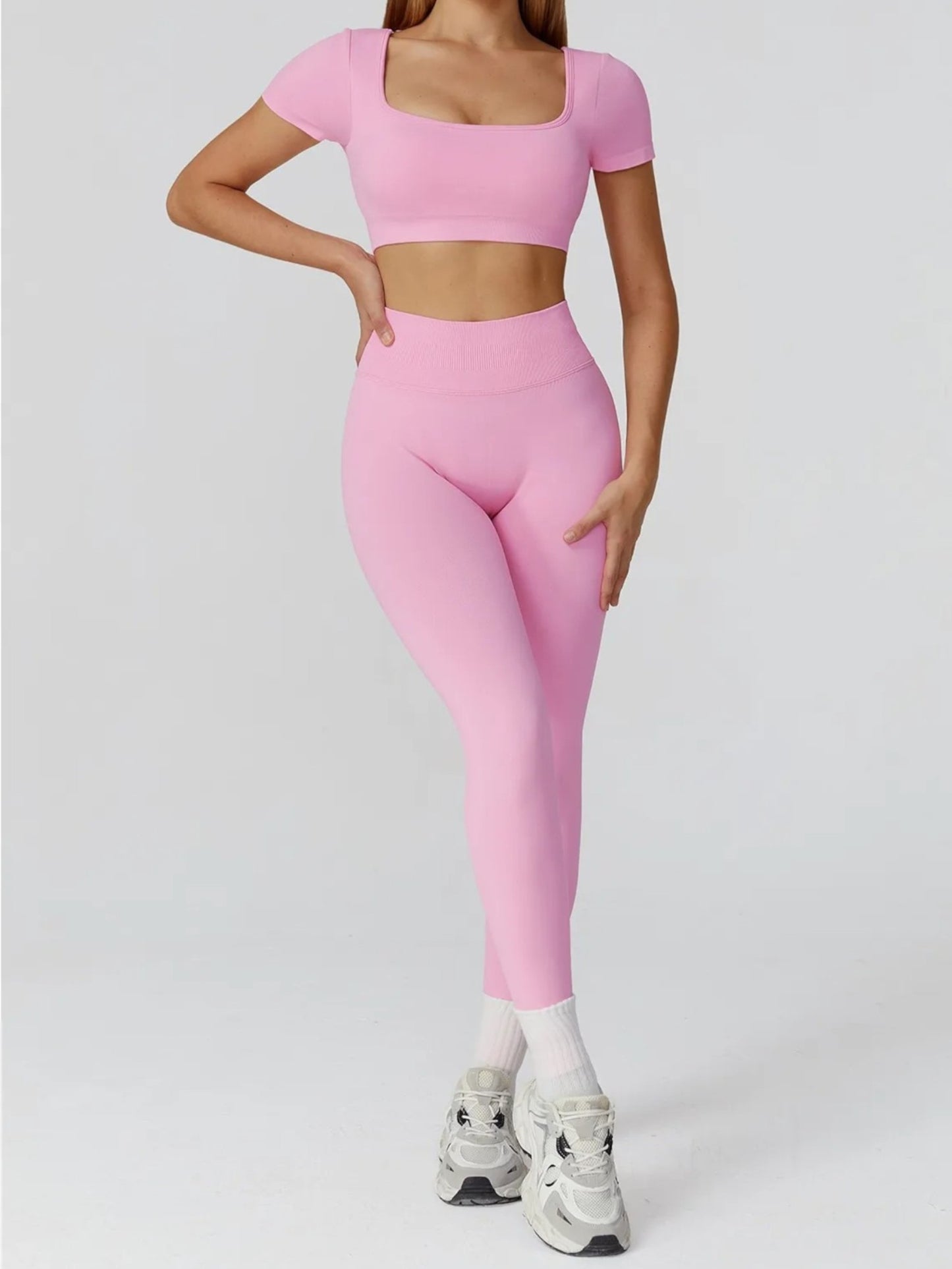 Women’s Seamless Sports Set – Bra, Shorts, Pants